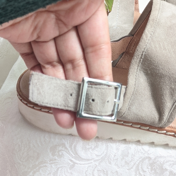 Suede strap sandals by Caslon - Picture 11 of 14